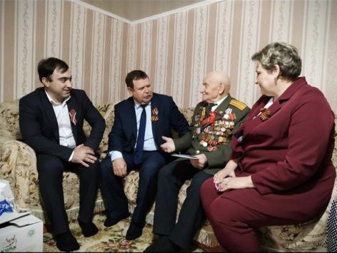 Руководитель управления соцзащиты Минтруда Дагестана в Кизляре поздравил Ветеранов Великой Отечественной войны с приближающимся Днем Победы