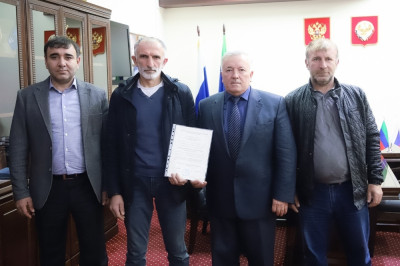 Гумбете семьи участников Венгерских событий получили сертификаты на улучшение жилья