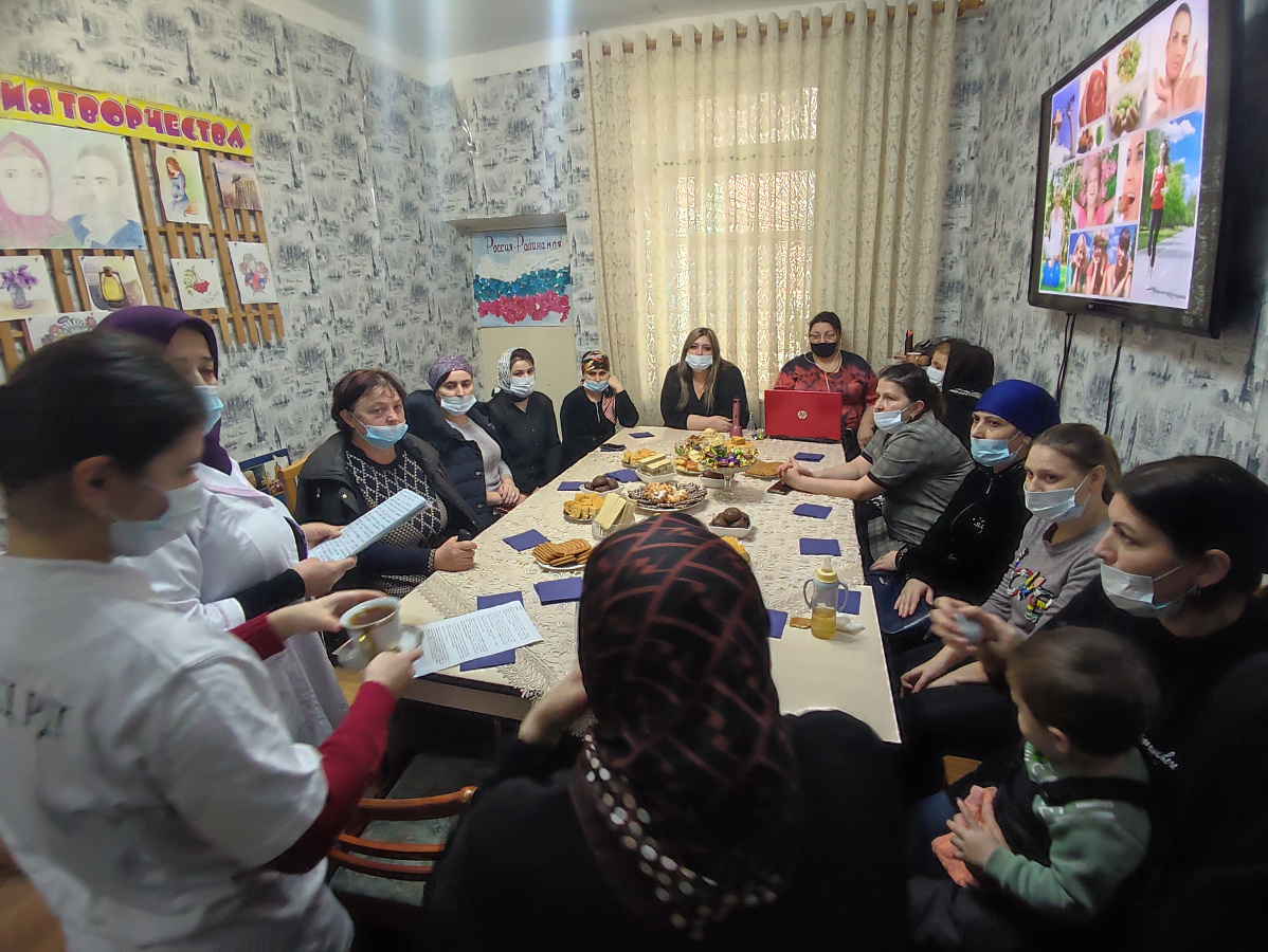 Социальные учреждения Минтруда Дагестана продолжают разъяснительные мероприятия по участию в вакцинации против COVID-19