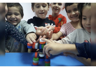 Изготовление поделки "Робот"