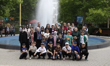 Учреждения Минтруда Дагестана в Махачкале провели благотворительную акцию в парке аттракционов «Дракон»