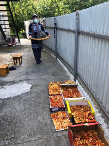 Социальный работник селения Гигатли-урух оказывает социально-бытовые услуги получателю социальных услуг