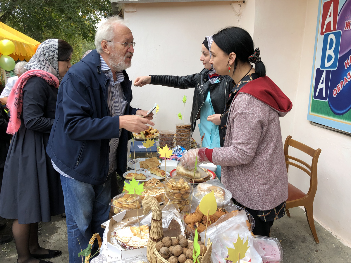В социальных учреждениях Минтруда проходят благотворительные ярмарки «Золотая осень»