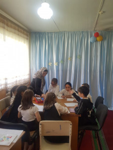 26.04.2022г. Психолог социальной сферы ГБУ РД КЦСОН в МО Левашинский район Ибрагимова П.К провела групповой тест с детьми посещающими центр на тему: "Тест-опросник Леонгарда-Шишмека". Тест предназначен для выявления свойств характера и темперамента лиц п