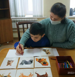 Индивидуальное занятие педагога дополнительного образования с подопечным