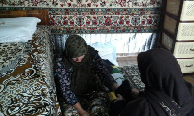 оказывает социальные услуги.