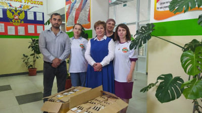 Работа по доставке в образовательные учреждения помощи от Благотворительного фонда "Нова".