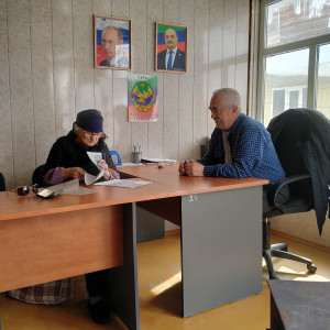 В ГБУ РД ЦСОН в МО « Бежтинский участок» обратилась жительница с. Бежта Мерзоева Айшат