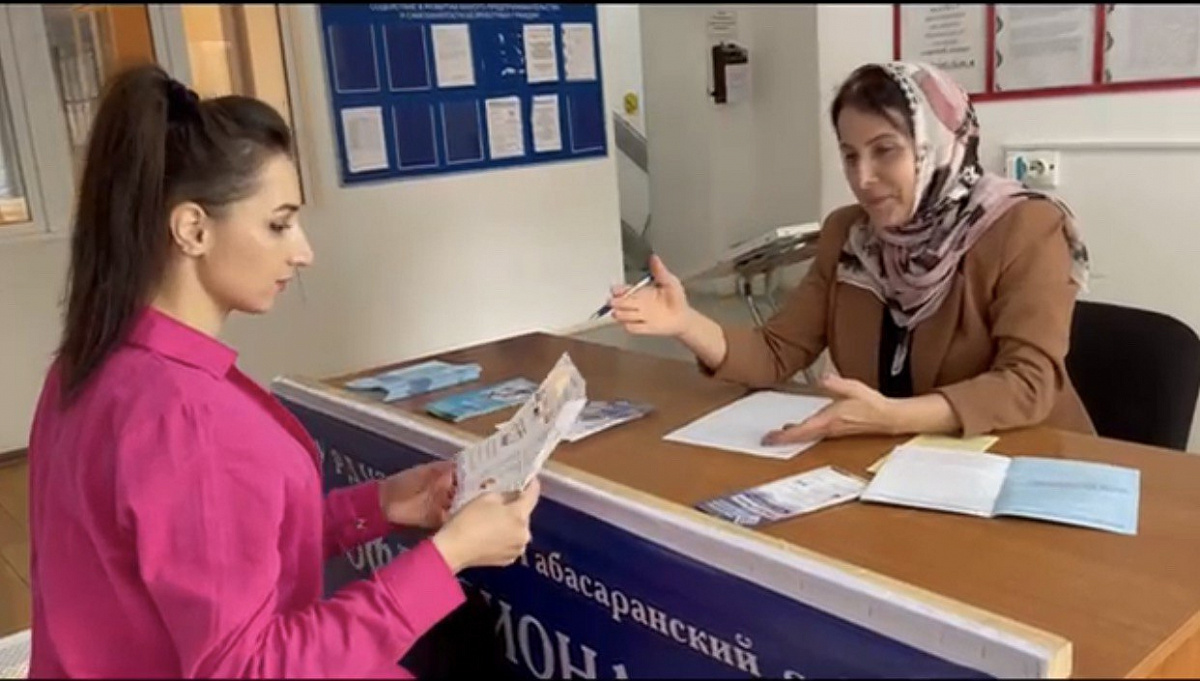 Центры занятости Минтруда Дагестана провели ярмарки вакансий приуроченные ко Дню российского предпринимательства.