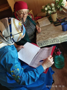 Заведующая Акашева З.А. и специалисты отделения обслуживания на дому номер 2 проводят регулярный контроль над качеством оказания социальных услуг,