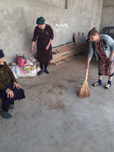 Субботник у пожилых из с.Архит