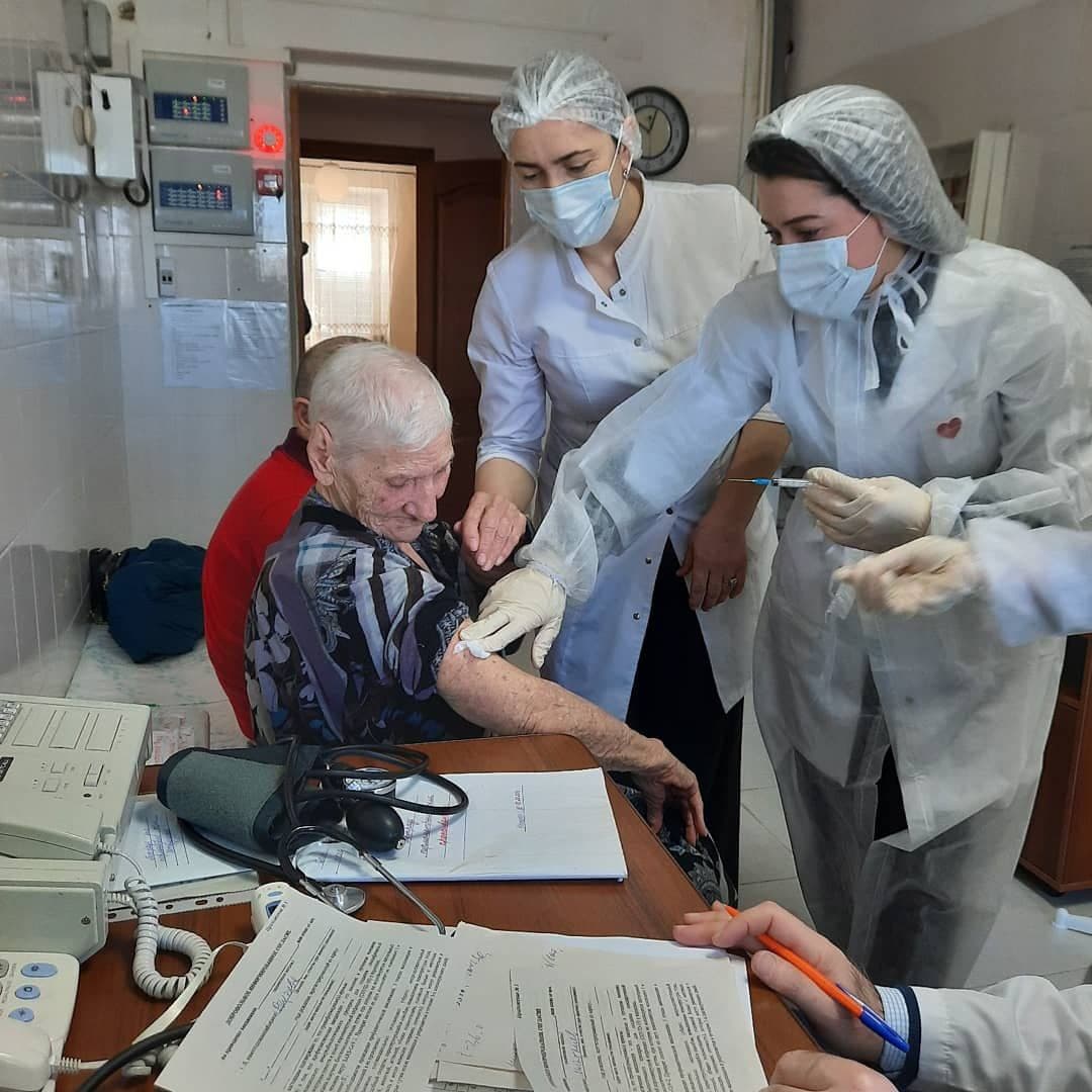 Учреждения Минтруда проходят второй этап вакцинации.