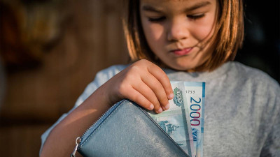 выплаты: по уходу до 1,5 лет и единовременное пособие при рождении