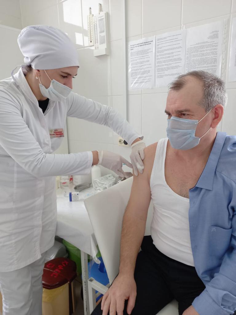 Социальные работники Минтруда Дагестана проходят  вакцинацию от COVID-19.