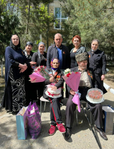 Акция "Парад у дома ветерана"