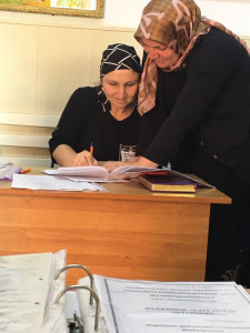 Взятие на учет многодетной и малоимущей семьи с селения Зубутли-Миатли.