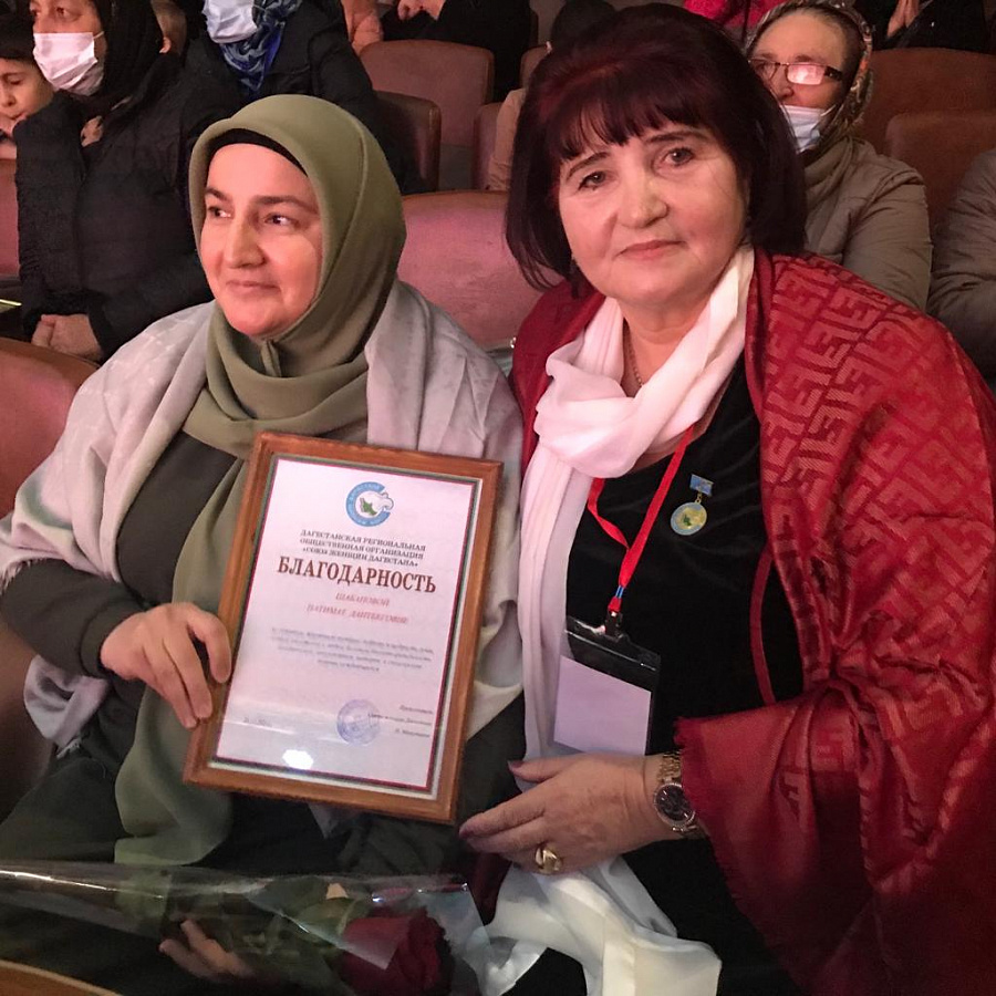 При содействии Социально-ребилитационного центра Минтруда Дагестана в День матери организована вакцинация 50 многодетных матерей