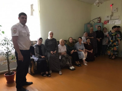 Лекция инспектора ПДН Дадаева А.Б.: "Профилактика экстремизма и беседа о недопущения грубого отношения с детьми"