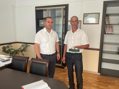 В Управлении социальной защиты населения состоялось вручение удостоверений " Ветеран труда"