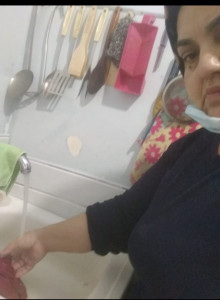 Социально-бытовые услуги,  предоставляются социальным работником, получателям социальных услуг нуждающимся в посторонней помощи. 