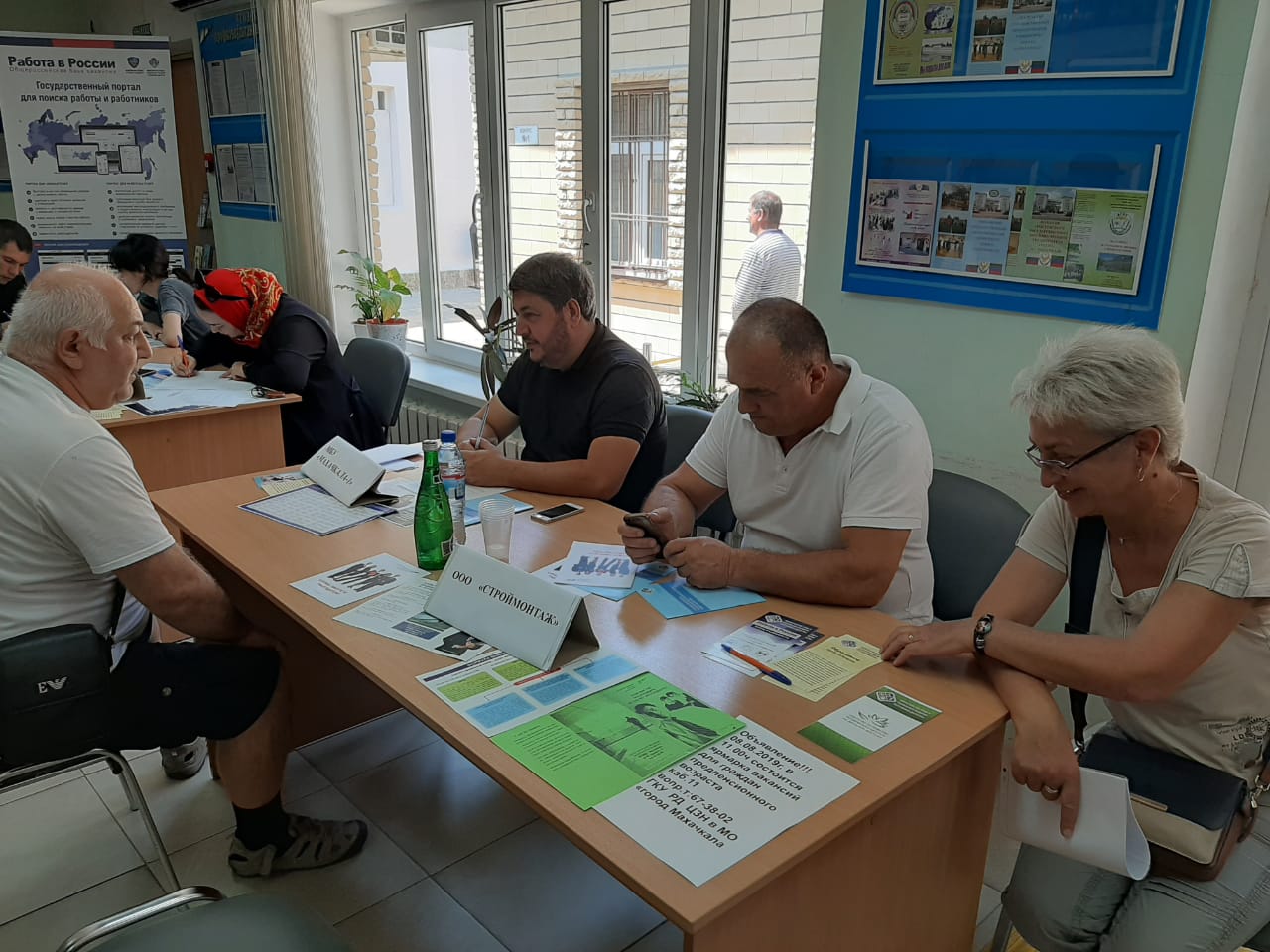 Центр занятости Махачкалы провел ярмарку вакансий для граждан пенсионного и предпенсионного возраста в рамках национального проекта «Демография»