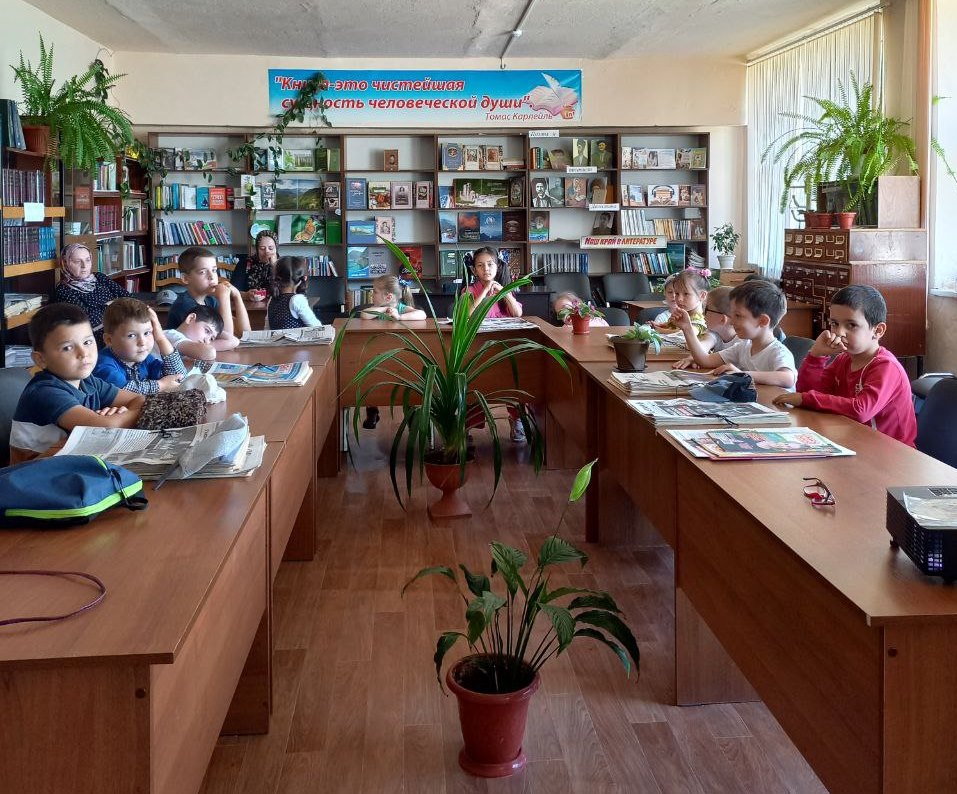 В Реабилитационном центре Минтруда РД в Казбековском районе детей и подростков ознакомили с азами Конституции Дагестана