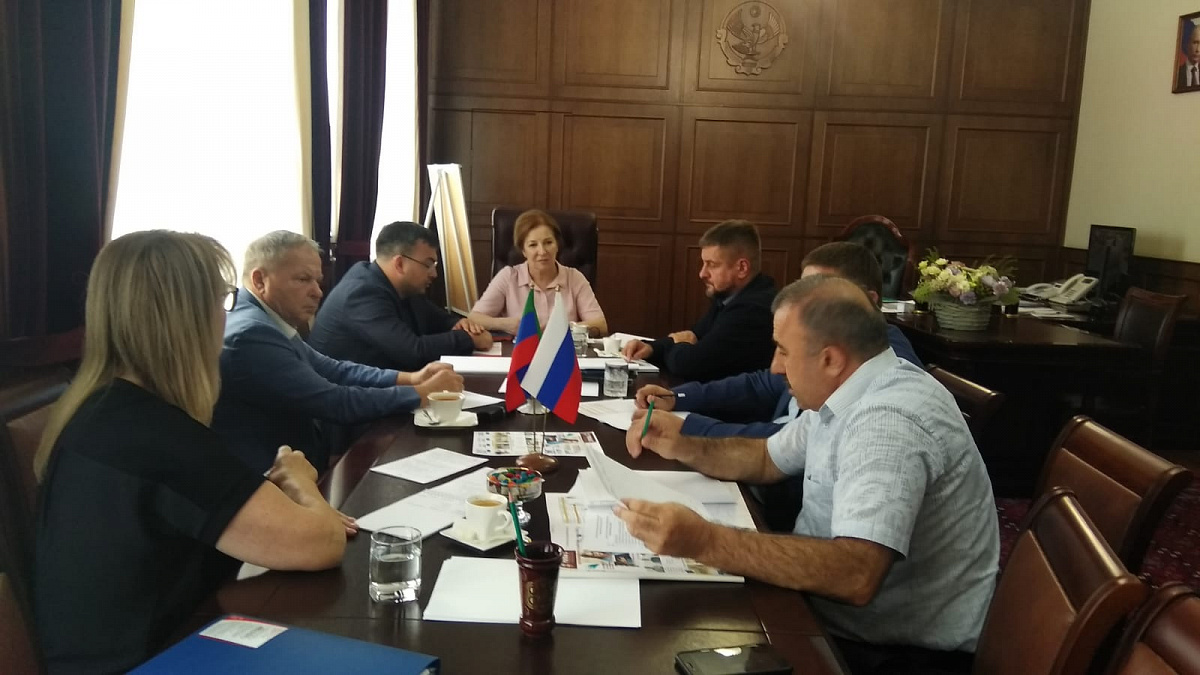 Изумруд Мугутдинова провела рабочую встречу с представителями Российской академии народного хозяйства и госслужбы при Президенте РФ