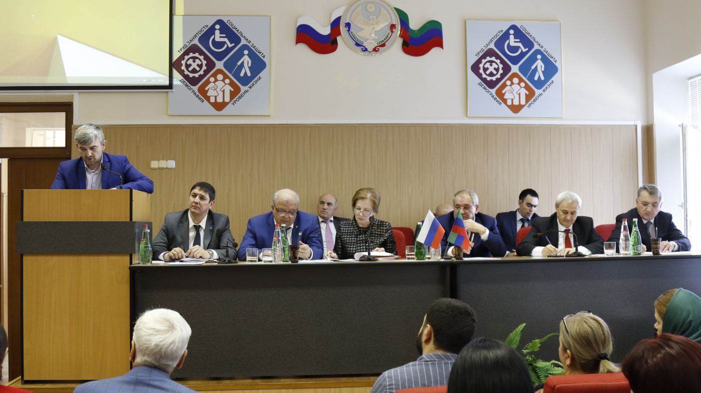 В Минтруда Дагестана обсудили реализацию мероприятий, направленных на снижение неформальной занятости.