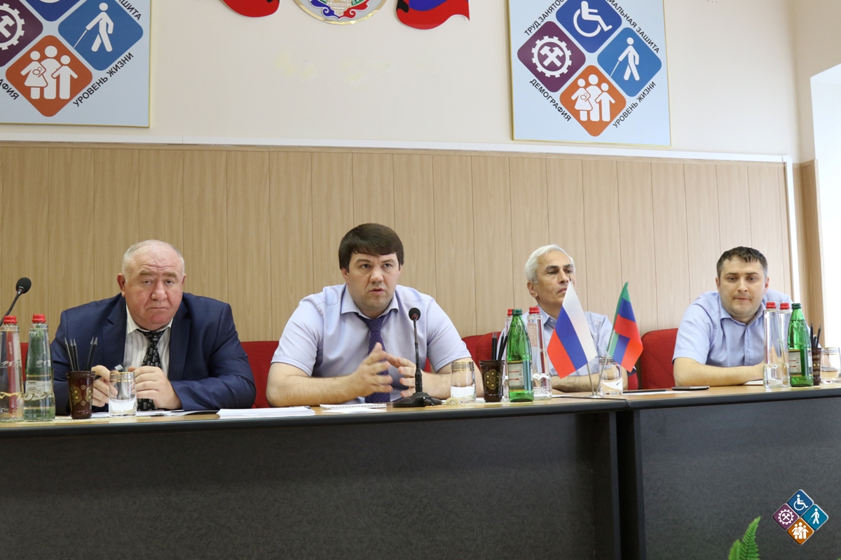 В Минтруда Дагестана обсудили профилактику коррупционных правонарушений 
