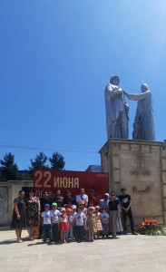 22 июня - скорбная дата. Возложение цветов к памятнику в Дербенте