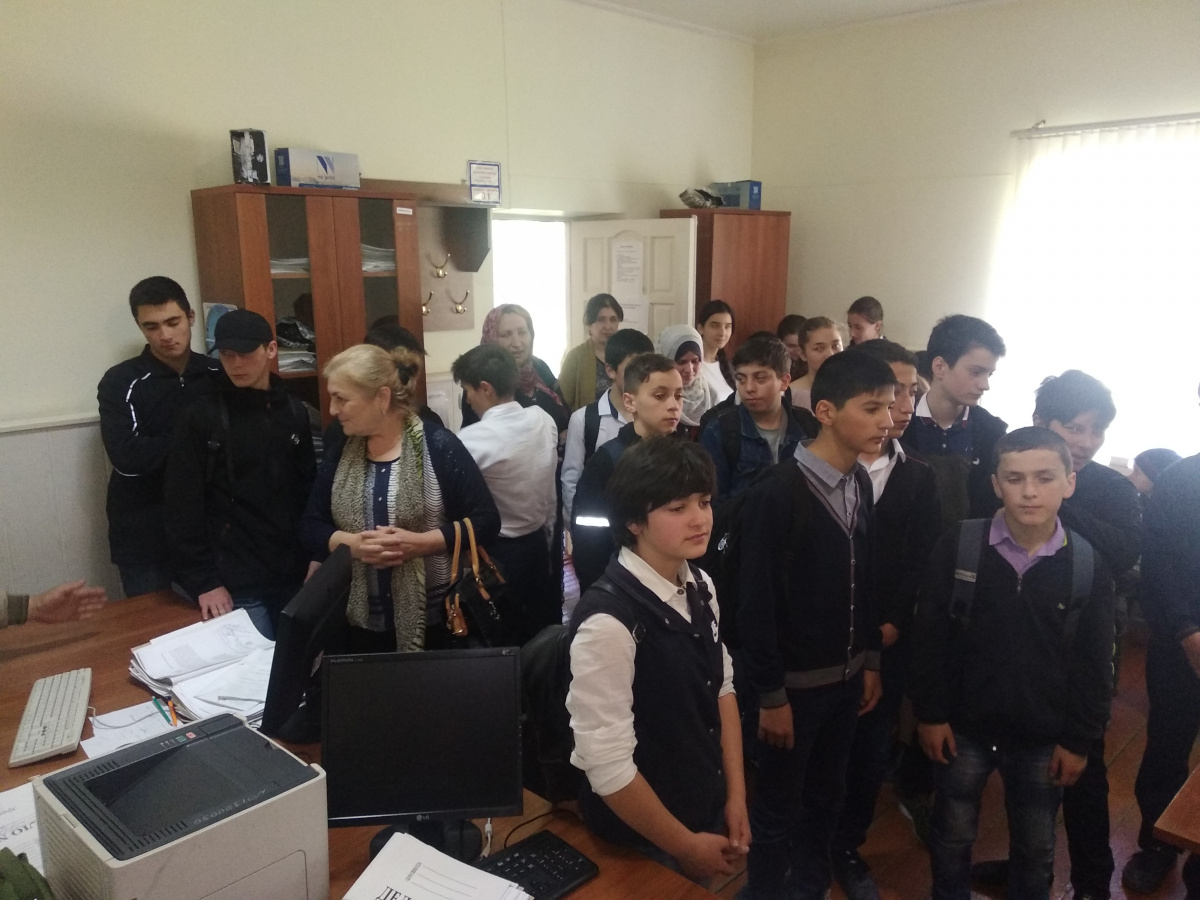 Центр  занятости населения Ахтынского района провел ярмарку вакансий для несовершеннолетних «Трудовое лето-2019»