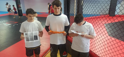 Раздача буклетов на тему: "Сообщи где торгуют смертью"