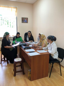 24.06.2022г.Выезд завотделением 7 с.Эндирей Хасавовой З с целью проверки качества работы соцработников Исаевой С,Батдаловой Ю,Исмаиловой Г.Социальные работники оказывают социально-бытовые и социально-медицинские услуги.