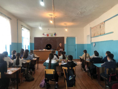 Отделение социального обслуживания на дому детей и семей с детьми. Социальный педагог Хасбулатова С.А. провела профилактические занятия в СШ №8.