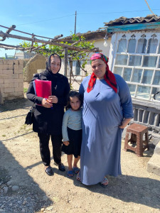 Специалист Умаева Саида ГБУ РД КЦСОН в МО «Хасавюртовский район»отделение ОСОДиСД посетила Хасанову Зайнап Лечиевну проживающую в селе Генжеаул , на основании полученного письма от МВД РД ОВД РФ по Хасавюртовскому району. Составила акт обследования жилищ