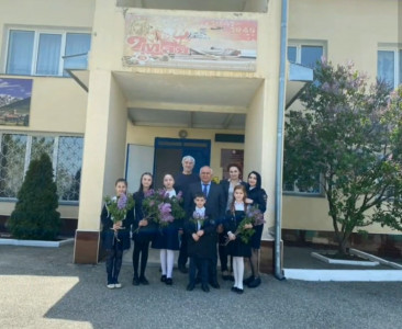 Сотрудники ПД ПО УМВД России по Ленинскому р-ну с учениками ГБОУ школы №14 посетили подопечных дома - интерната