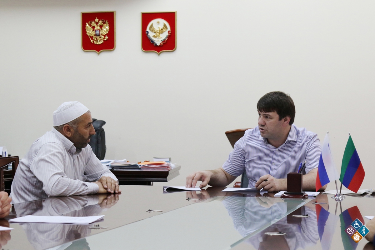 Расул Ибрагимов провел прием граждан в Гумбетовском районе