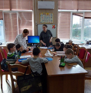 Занятие в группе дошкольной подготовки "Радуга"