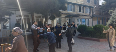 В преддверии Дня Победы в Доме-интернате "Дербент " состоялся сегодня праздничный концерт с участием ансамбля Каспий"