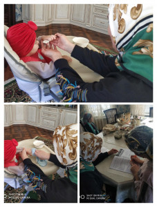 Специалист отделения детей и семей с детьми Хайбулаева Мадина у своего подопечного.