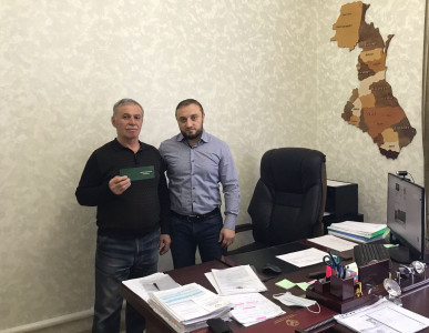 вручение удостоверения звания «Ветеран труда»