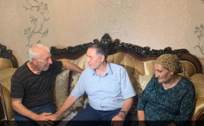 АБДУРАХМАН МАХМУДОВ ПОСЕТИЛ СЕМЬЮ ИЗ СЕЛА БЕЛИДЖИ, В КОТОРОЙ ЧЕТВЕРО СЫНОВЕЙ УЧАСТВУЮТ В СПЕЦИАЛЬНОЙ ВОЕННОЙ ОПЕРАЦИИ НА ТЕРРИТОРИИ УКРАИНЫ