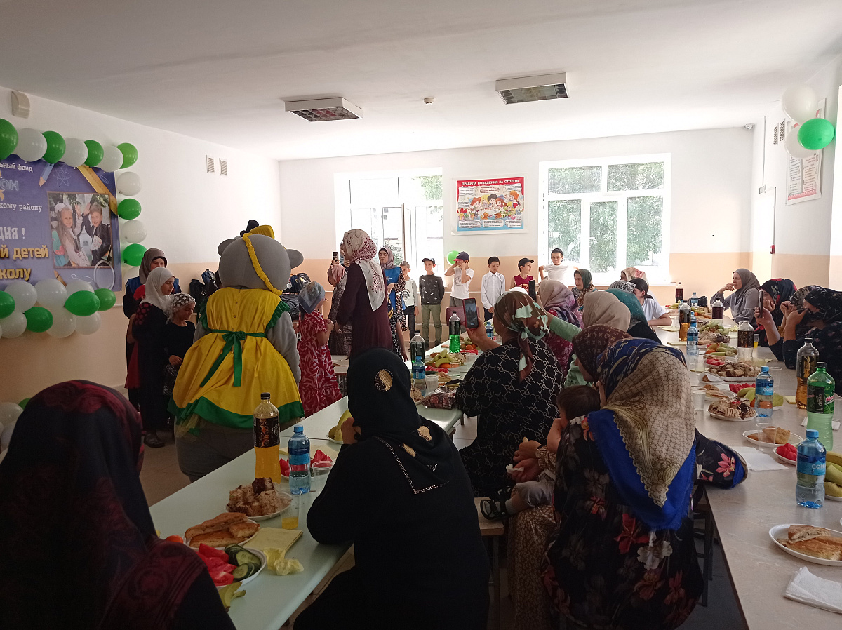 В Акушинском районе  30 подросткам в рамках акции «Помоги пойти учиться» оказана поддержка в виде школьных принадлежностей