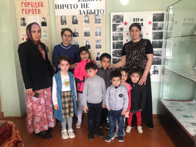 Празднование дня Победы - 9 Мая в отделении дневного пребывания детей и семей с детьми