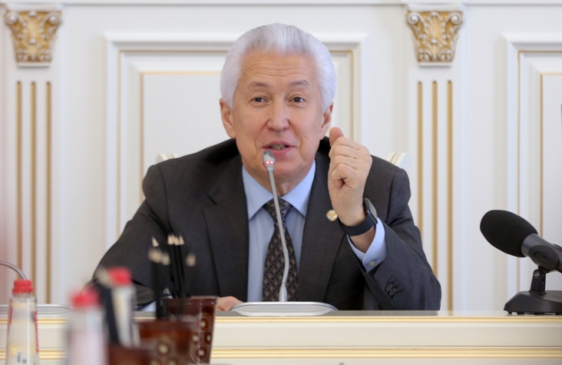 Глава Дагестана Владимир Васильев сегодня, 4 февраля, провёл еженедельное рабочее совещание с участием руководителей органов государственной власти. Ключевым стал вопрос реализации проекта «Бережливое правительство» в Дагестане.