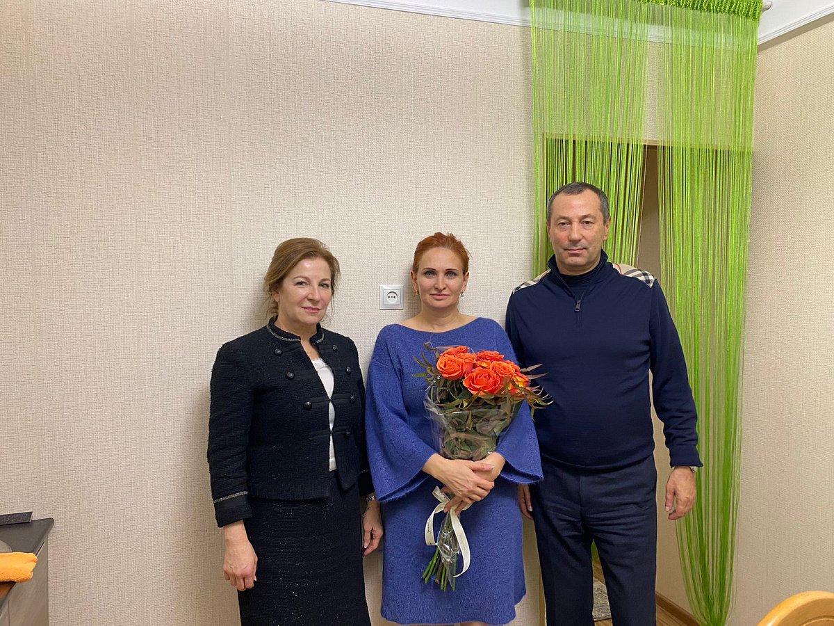 Изумруд Мугутдинова навестила вдову Героя РФ Радима Халикова