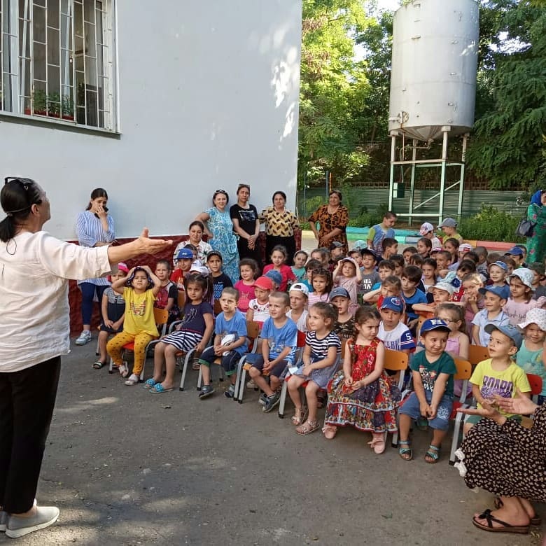 В Республиканском центре социальной помощи семье и детям выступили артисты Дагестанского государственного театра кукол
