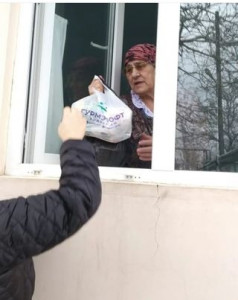 Посещение получателя социальных услуг в больнице.