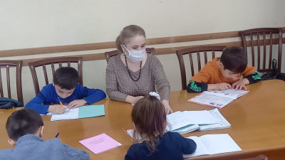 Занятие с детьми по координации и развитию мелкой моторики рук.