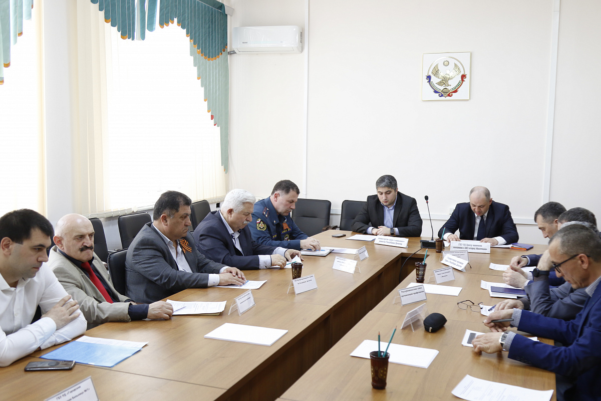 В Минтруда Дагестана провели семинар совещание, приуроченное к Всемирному дню охраны труда.